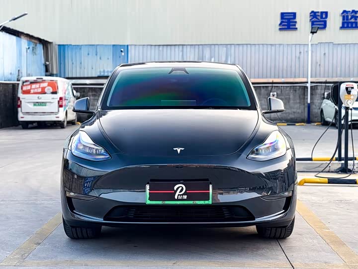 Фото 2 - Tesla Model Y