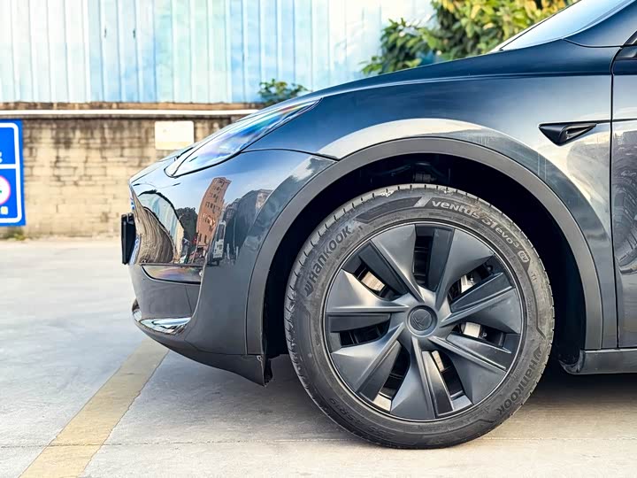 Фото 8 - Tesla Model Y