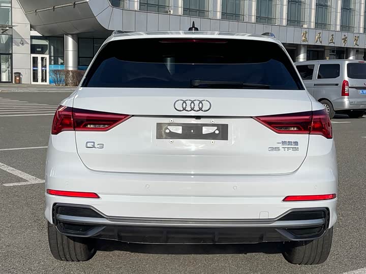 Фото 6 - Audi Q3