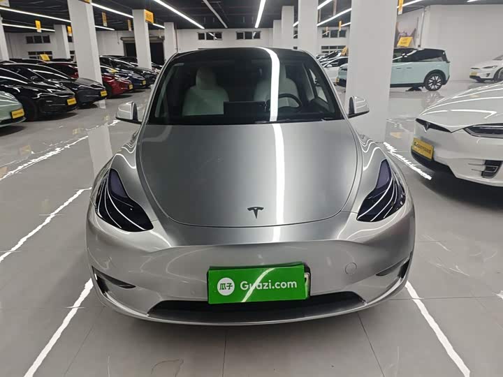 Фото 3 - Tesla Model Y