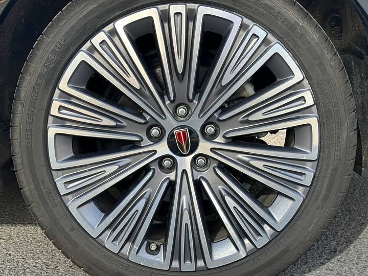 Фото 7 - Hongqi H5