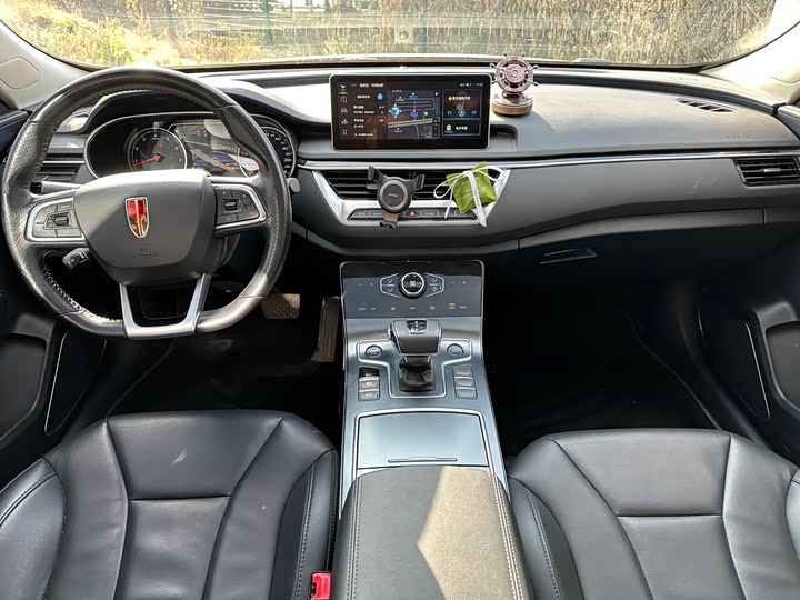 Фото 9 - Hongqi H5