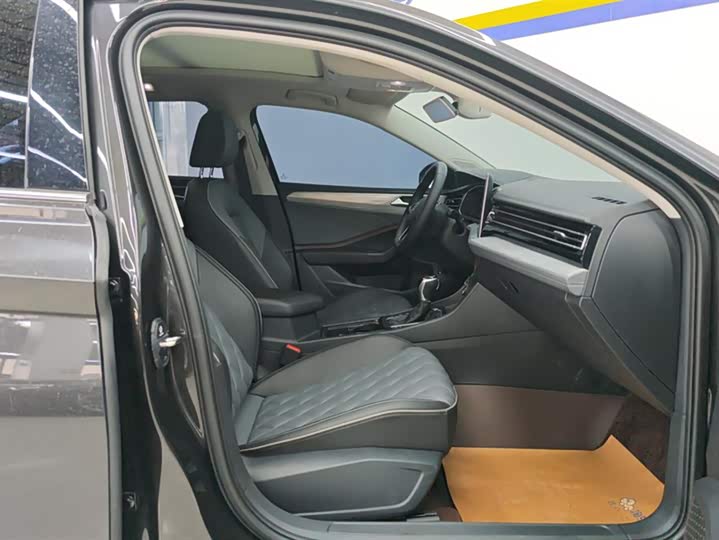 Фото 8 - Volkswagen Sagitar L