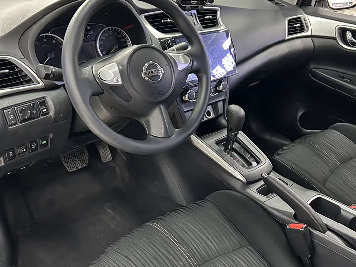 Фото 4 - Nissan Sylphy