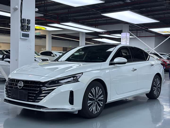 Фото 1 - Nissan Teana