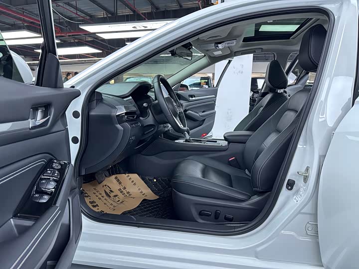 Фото 4 - Nissan Teana