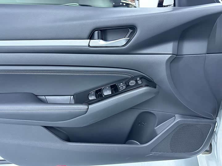 Фото 7 - Nissan Teana