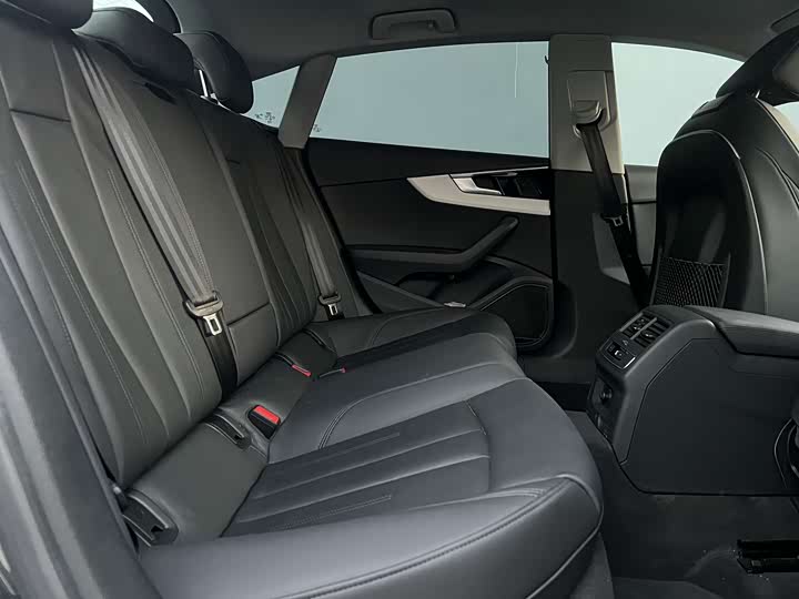 Фото 7 - Audi A5