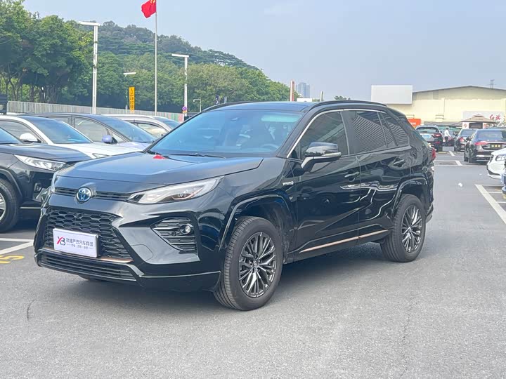 Фото 1 - Toyota Wildlander