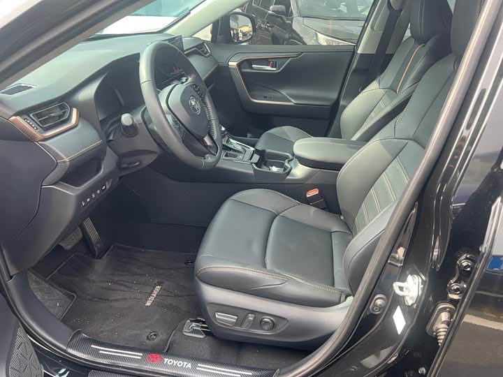 Фото 4 - Toyota Wildlander