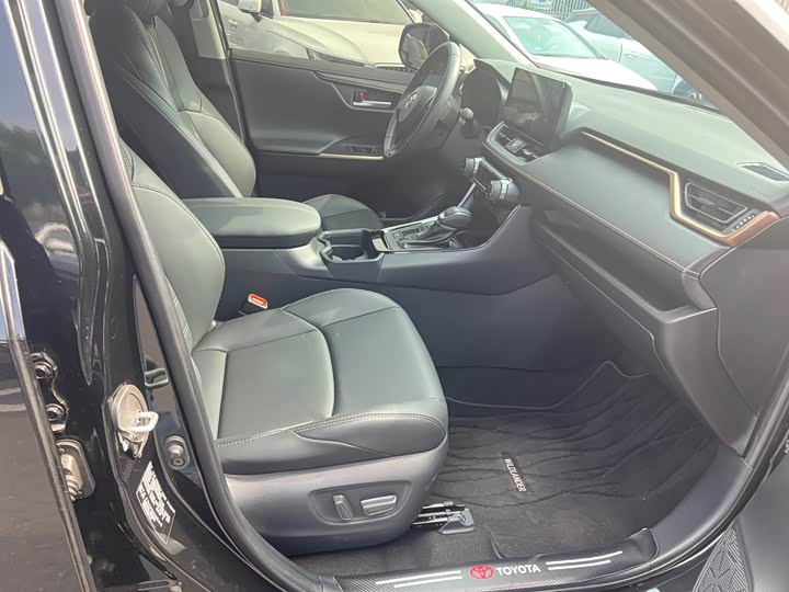 Фото 6 - Toyota Wildlander