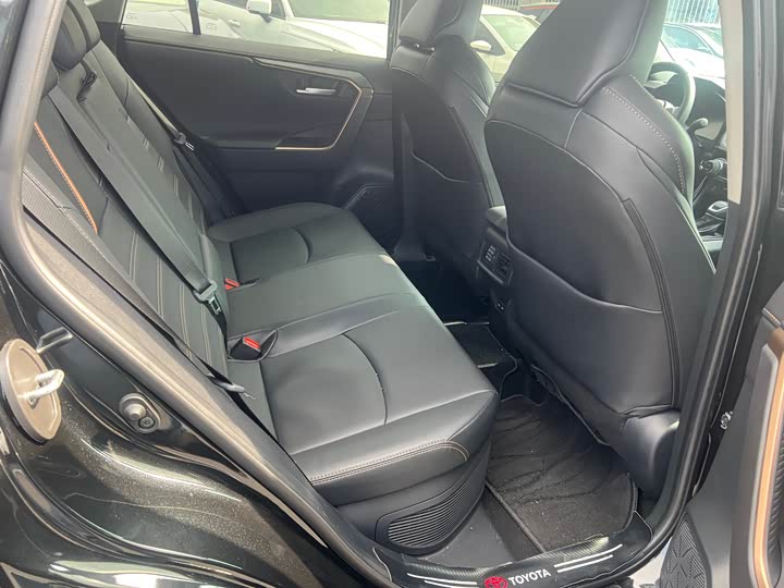 Фото 7 - Toyota Wildlander