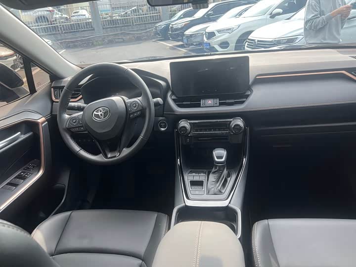 Фото 8 - Toyota Wildlander