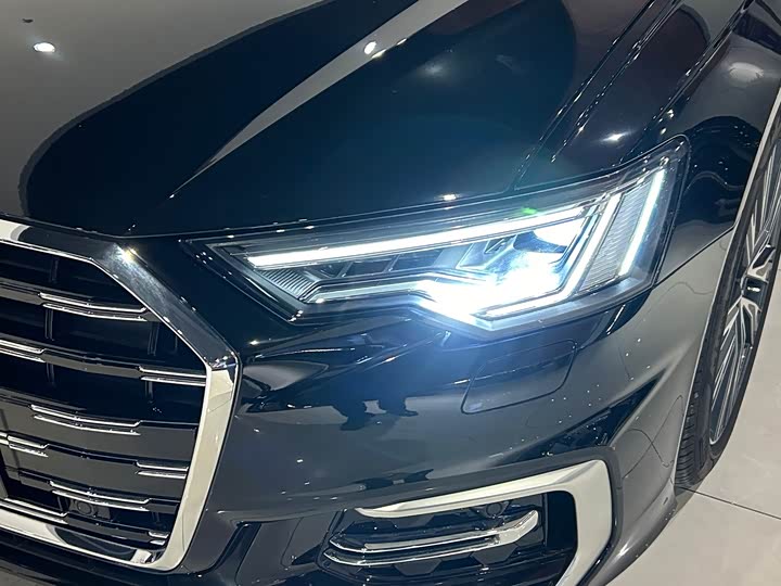 Фото 2 - Audi A6L