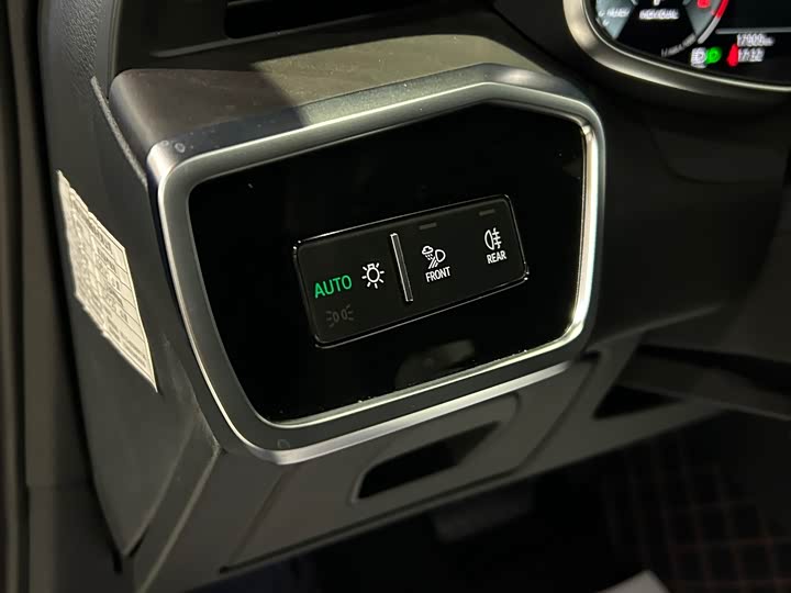 Фото 6 - Audi A6L