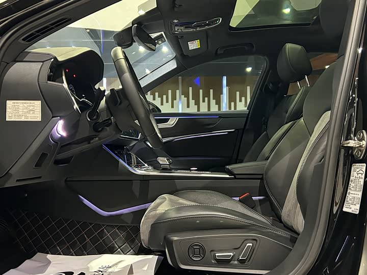 Фото 7 - Audi A6L