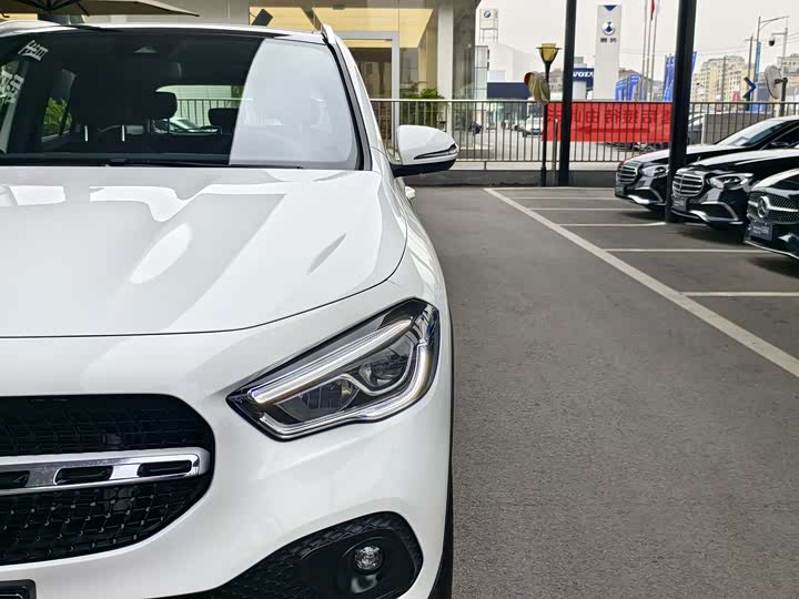 Фото 4 - Mercedes-Benz GLA-Class