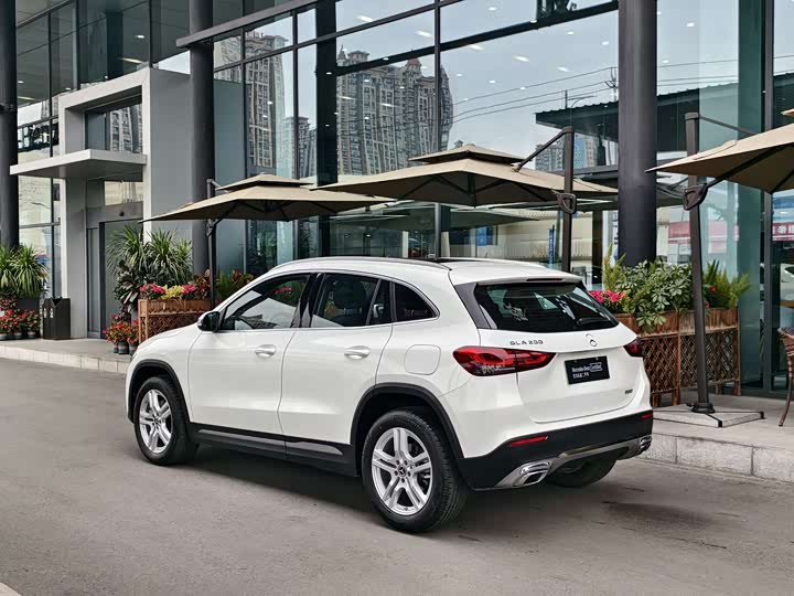 Фото 6 - Mercedes-Benz GLA-Class