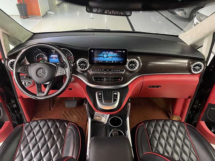 Фото 4 - Mercedes-Benz V-Class