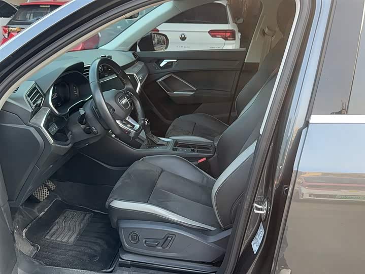 Фото 9 - Audi Q3