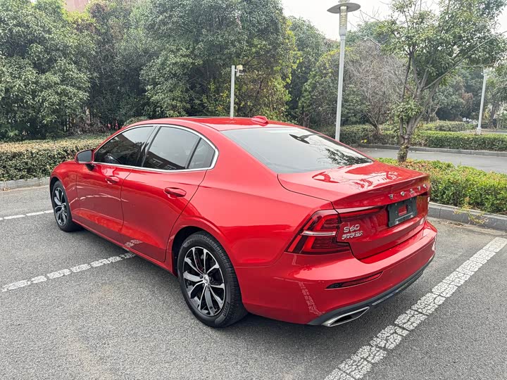 Фото 5 - Volvo S60