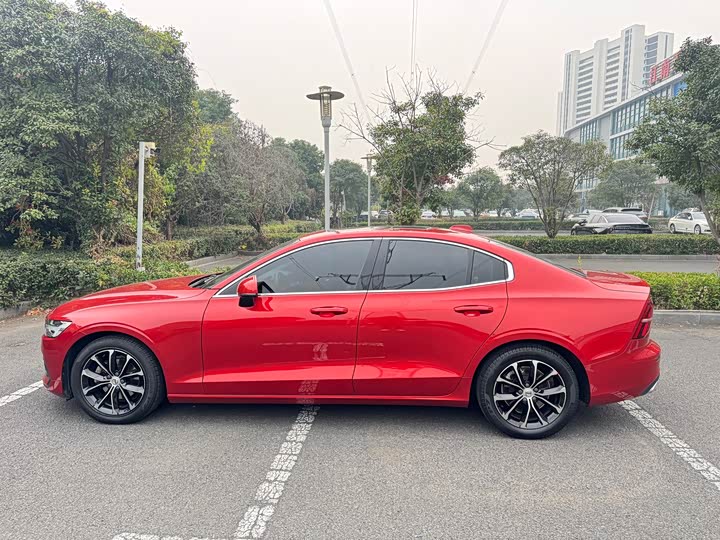 Фото 6 - Volvo S60