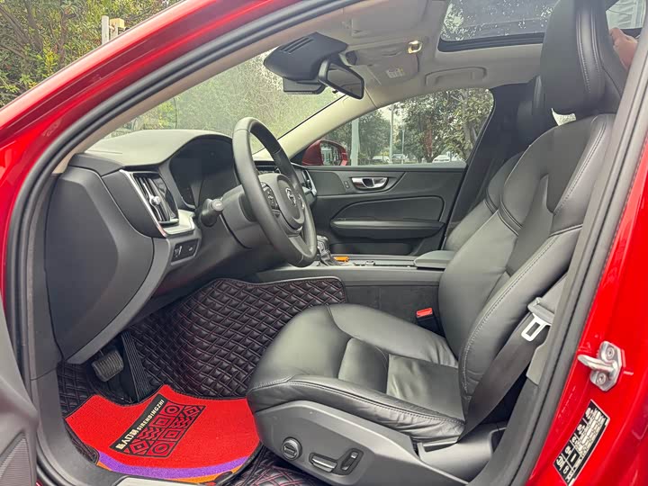 Фото 8 - Volvo S60