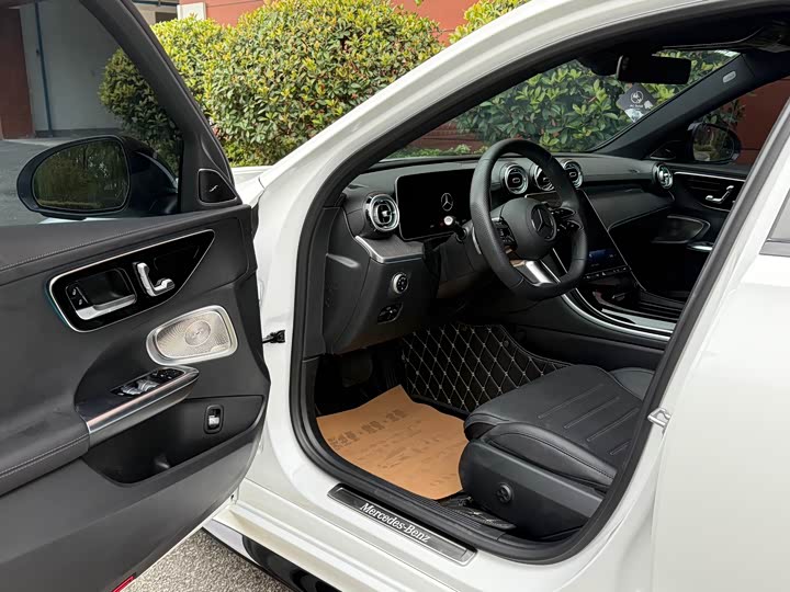 Фото 4 - Mercedes-Benz C-Class