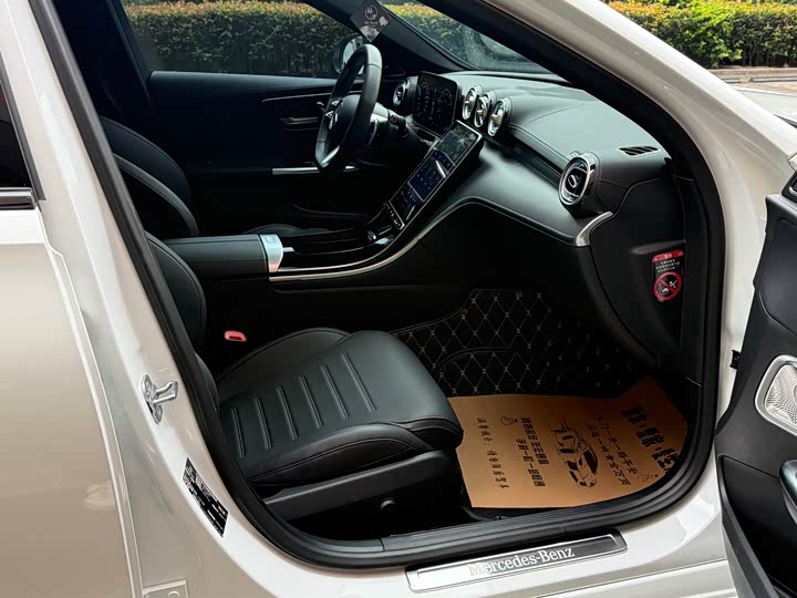 Фото 8 - Mercedes-Benz C-Class