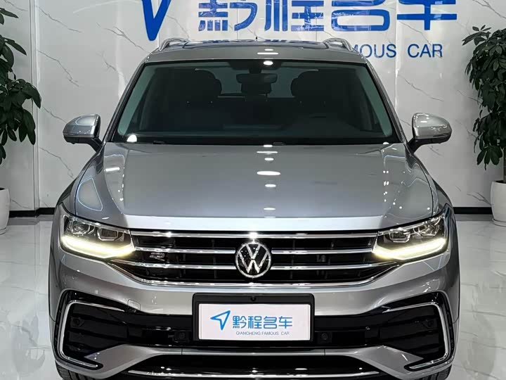 Фото 2 - Volkswagen Tiguan L Pro