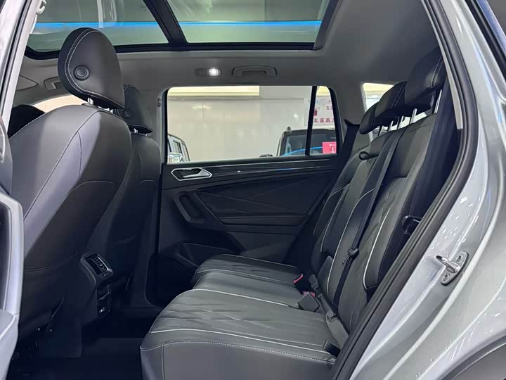 Фото 6 - Volkswagen Tiguan L Pro