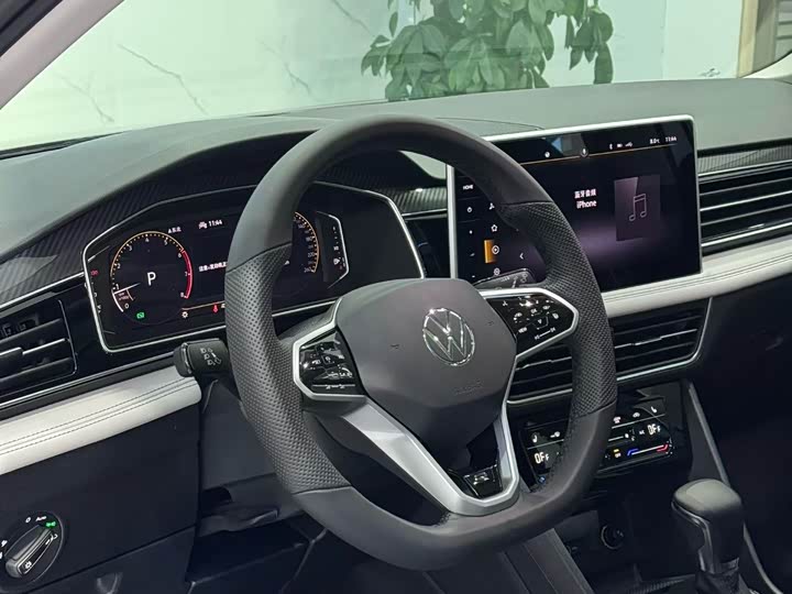 Фото 7 - Volkswagen Tiguan L Pro