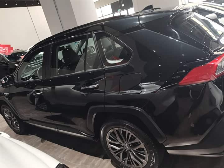 Фото 5 - Toyota Wildlander