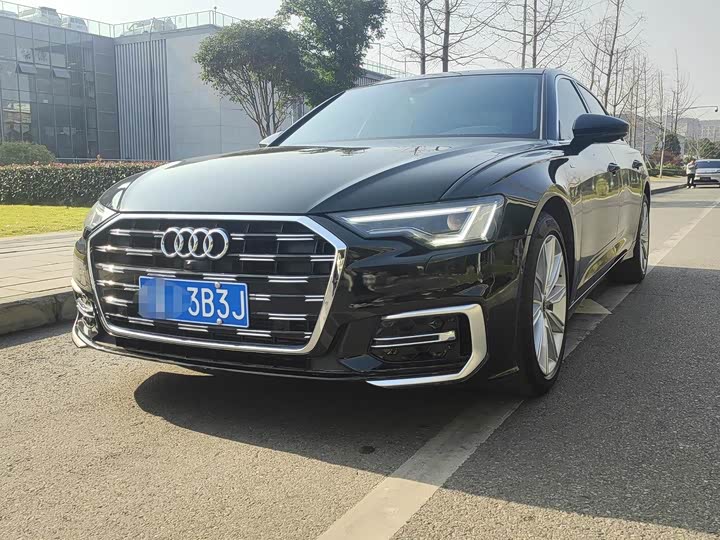 Фото 1 - Audi A6L