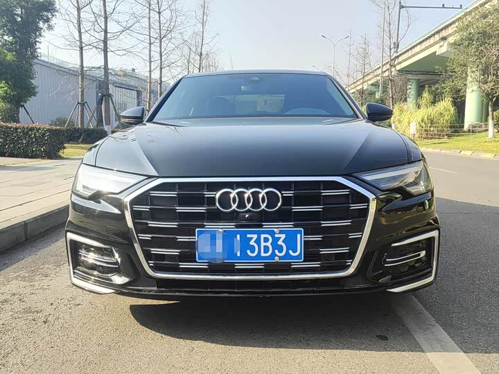 Фото 2 - Audi A6L