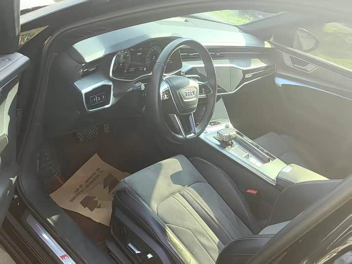 Фото 5 - Audi A6L