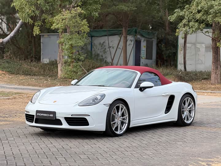 Фото 1 - Porsche 718