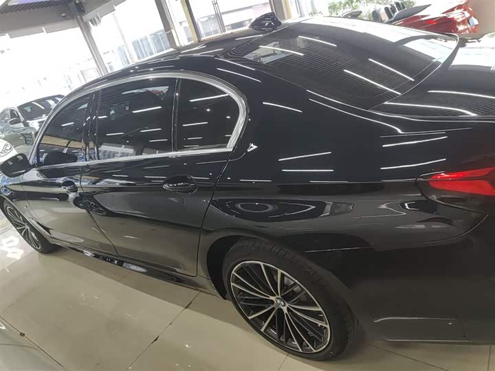 Фото 5 - BMW 5 Series