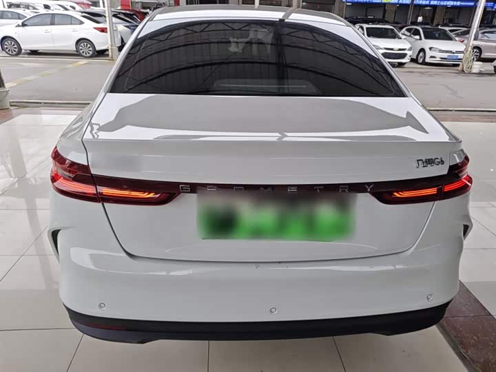 Фото 6 - Geely Geometry G6