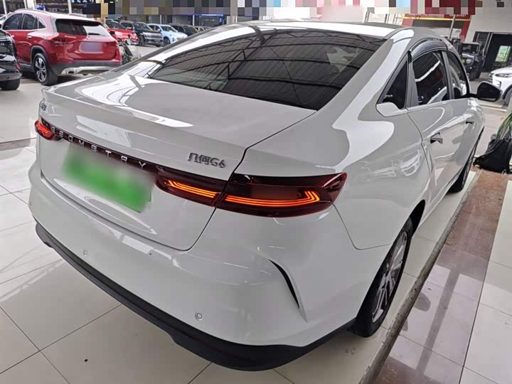 Фото 7 - Geely Geometry G6