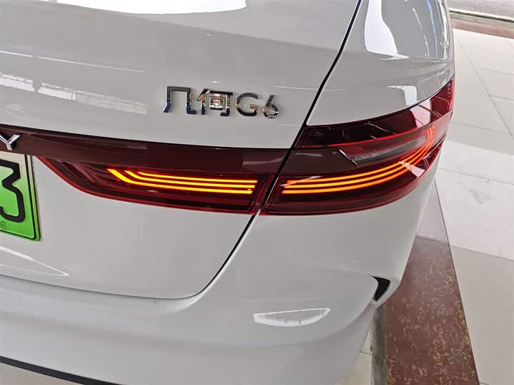 Фото 8 - Geely Geometry G6