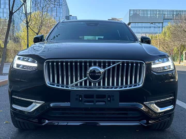 Фото 3 - Volvo XC90