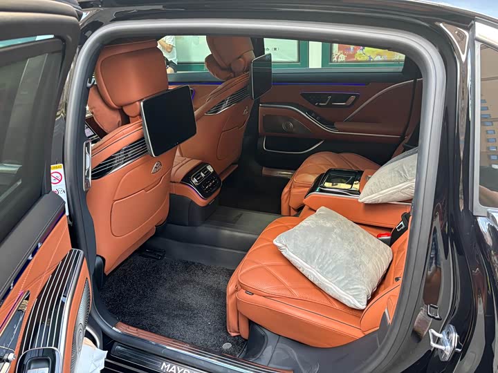 Фото 6 - Mercedes-Benz Maybach S-Class