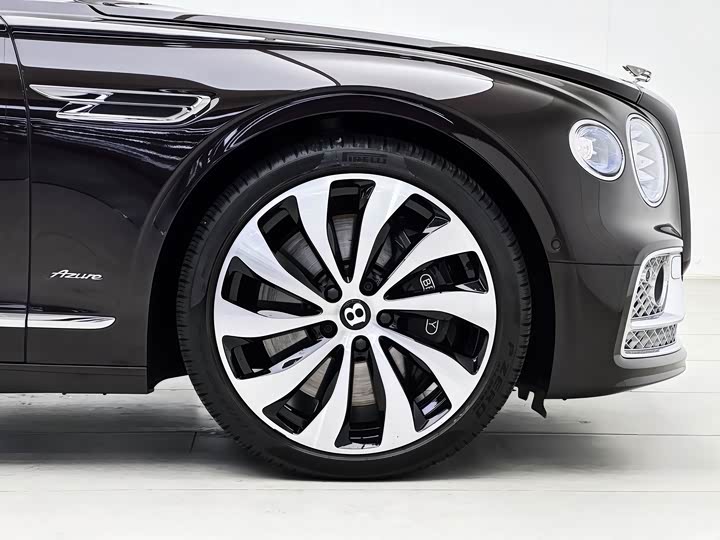 Фото 9 - Bentley Flying Spur