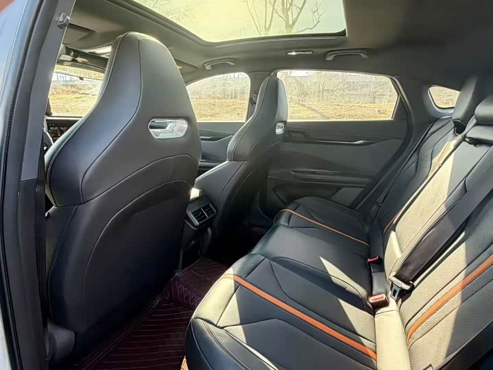 Фото 7 - Changan UNI-V