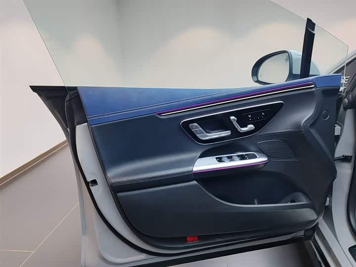 Фото 9 - Mercedes-Benz EQE