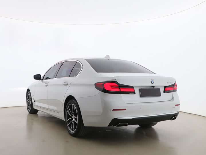 Фото 6 - BMW 5 Series