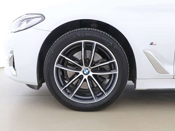 Фото 9 - BMW 5 Series