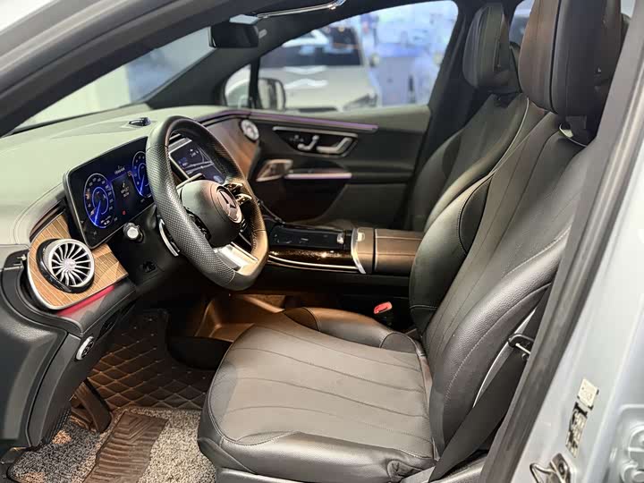 Фото 8 - Mercedes-Benz EQE SUV