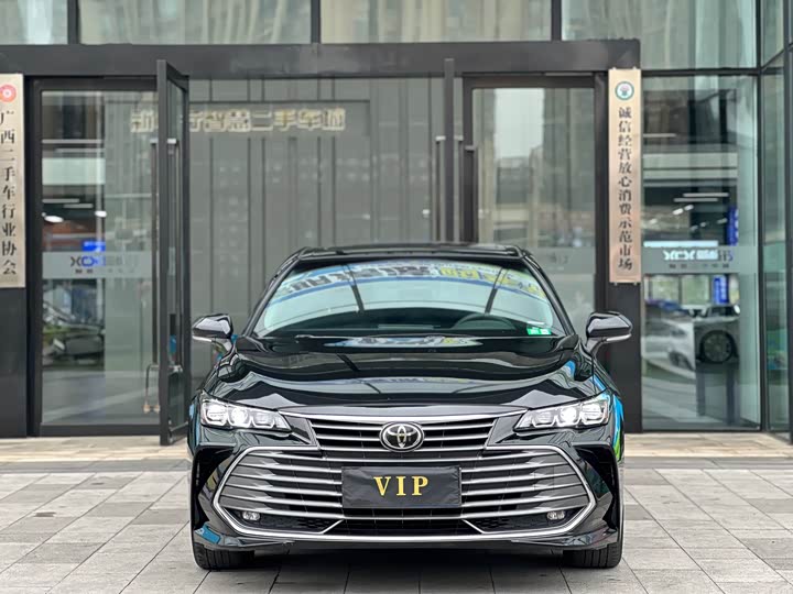 Фото 2 - Toyota Avalon